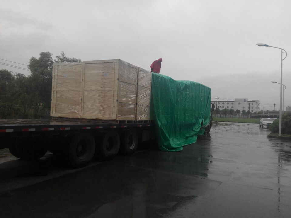 2017年6月北京創(chuàng)聯(lián)匯通電氣-雨中發(fā)貨現(xiàn)場，一直以顧客服務為較好